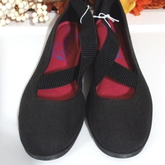BLOWFISH GIRLS BLACK ANKLE STRAP BALLERINA FLATS SIZE 4 NWT - Picture 2 of 9